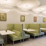 Hampton By Hilton East