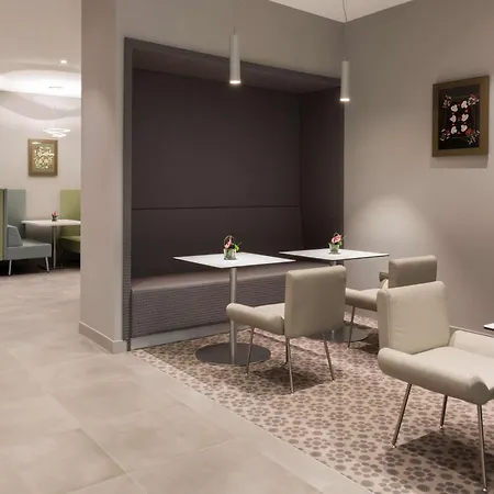 Hampton By Hilton East Рим