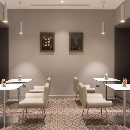 Hampton By Hilton East Рим