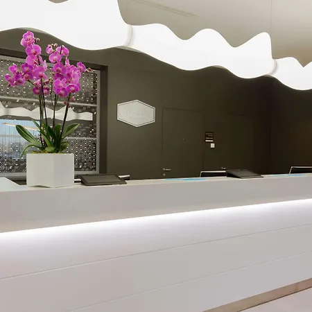 Hampton By Hilton East Отель Рим