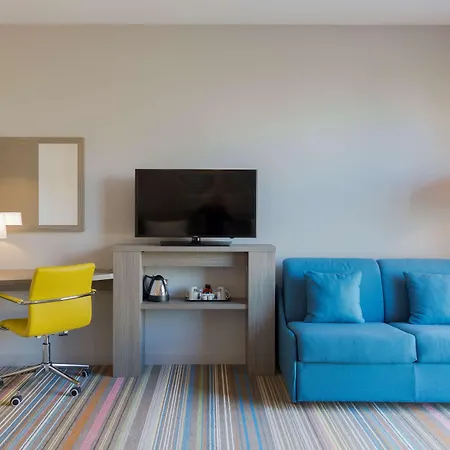 Отель Hampton By Hilton East