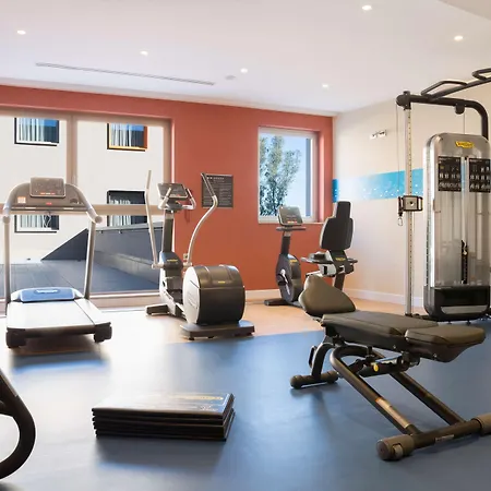 Hotell Hampton By Hilton East 3*