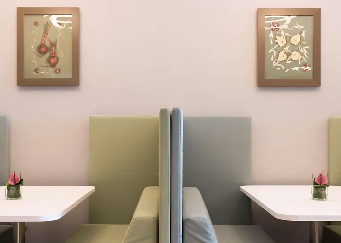 Hotell Hampton By Hilton East 3*