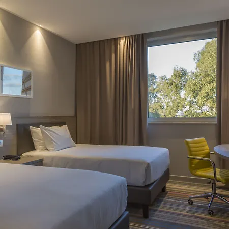 Hampton By Hilton East