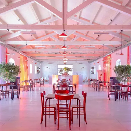 Hampton By Hilton East 호텔