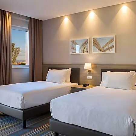 Hampton By Hilton East Roma