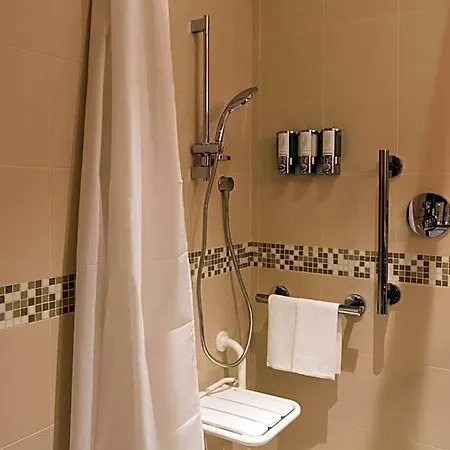 Hampton By Hilton East