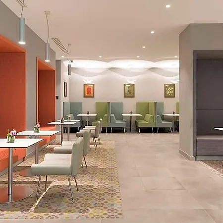Hotel Hampton By Hilton East Řím