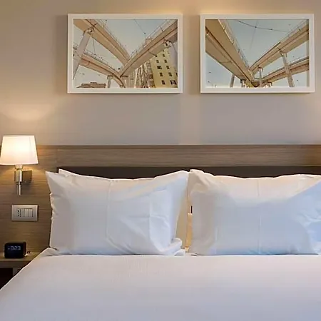 Hampton By Hilton East 3*