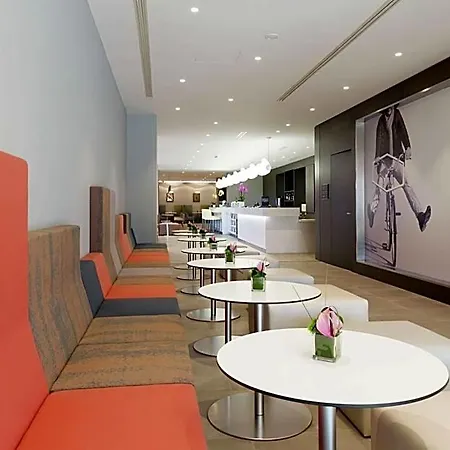 Hampton By Hilton East Hotel 3*