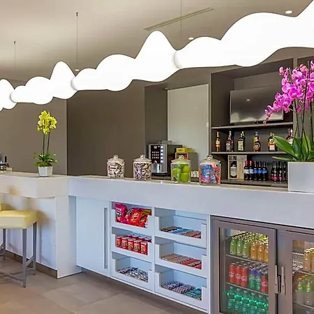Hampton By Hilton East Roma