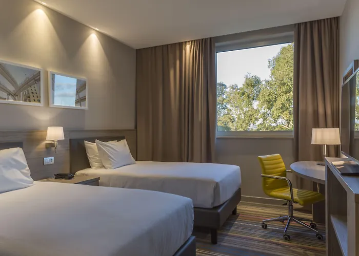 Hampton By Hilton East