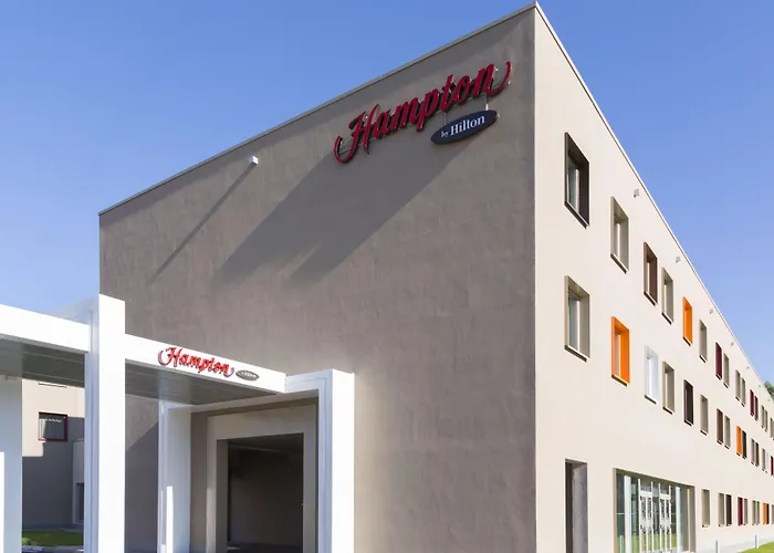 Hotel Hampton By Hilton East 3*