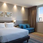 Hampton By Hilton East Hotell