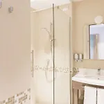 Hampton By Hilton East Hotell