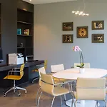 Hotell Hampton By Hilton East 3*