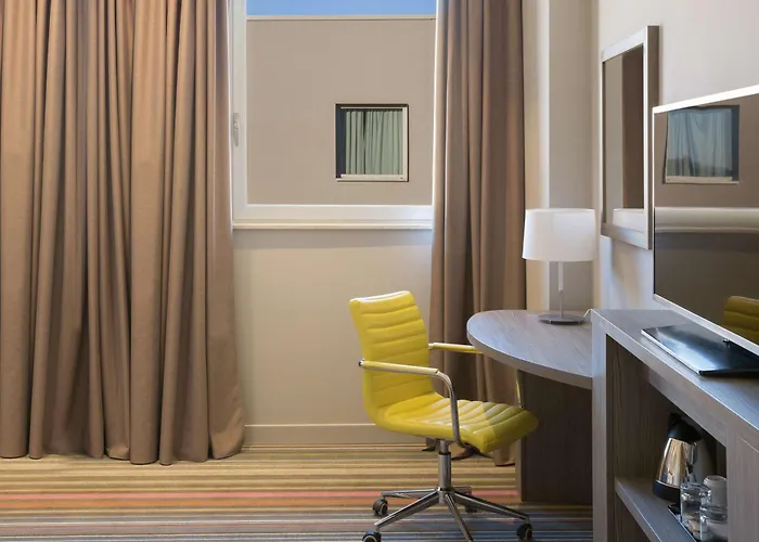 Hampton By Hilton East